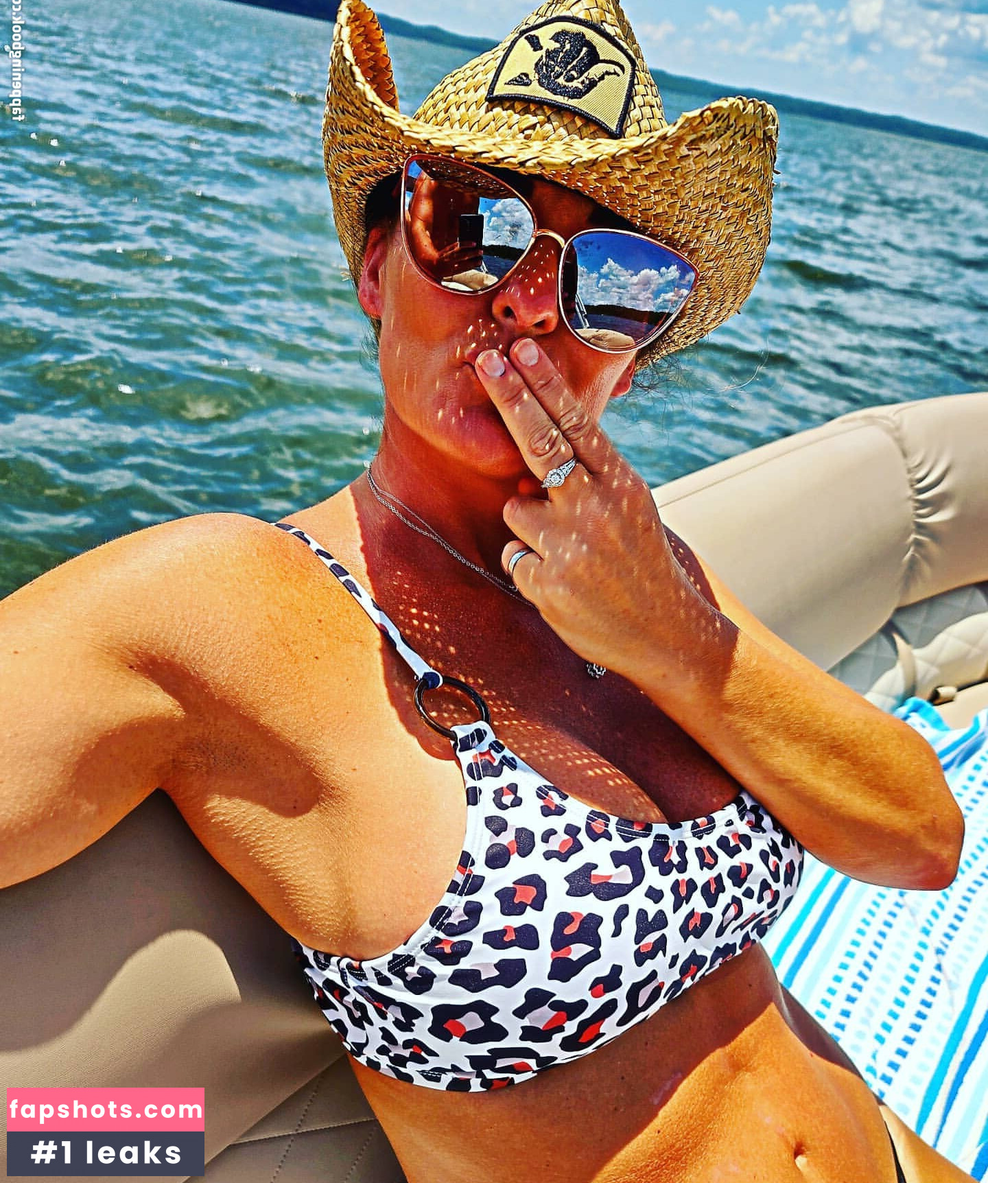 Baddie2thebone gallery photo #31