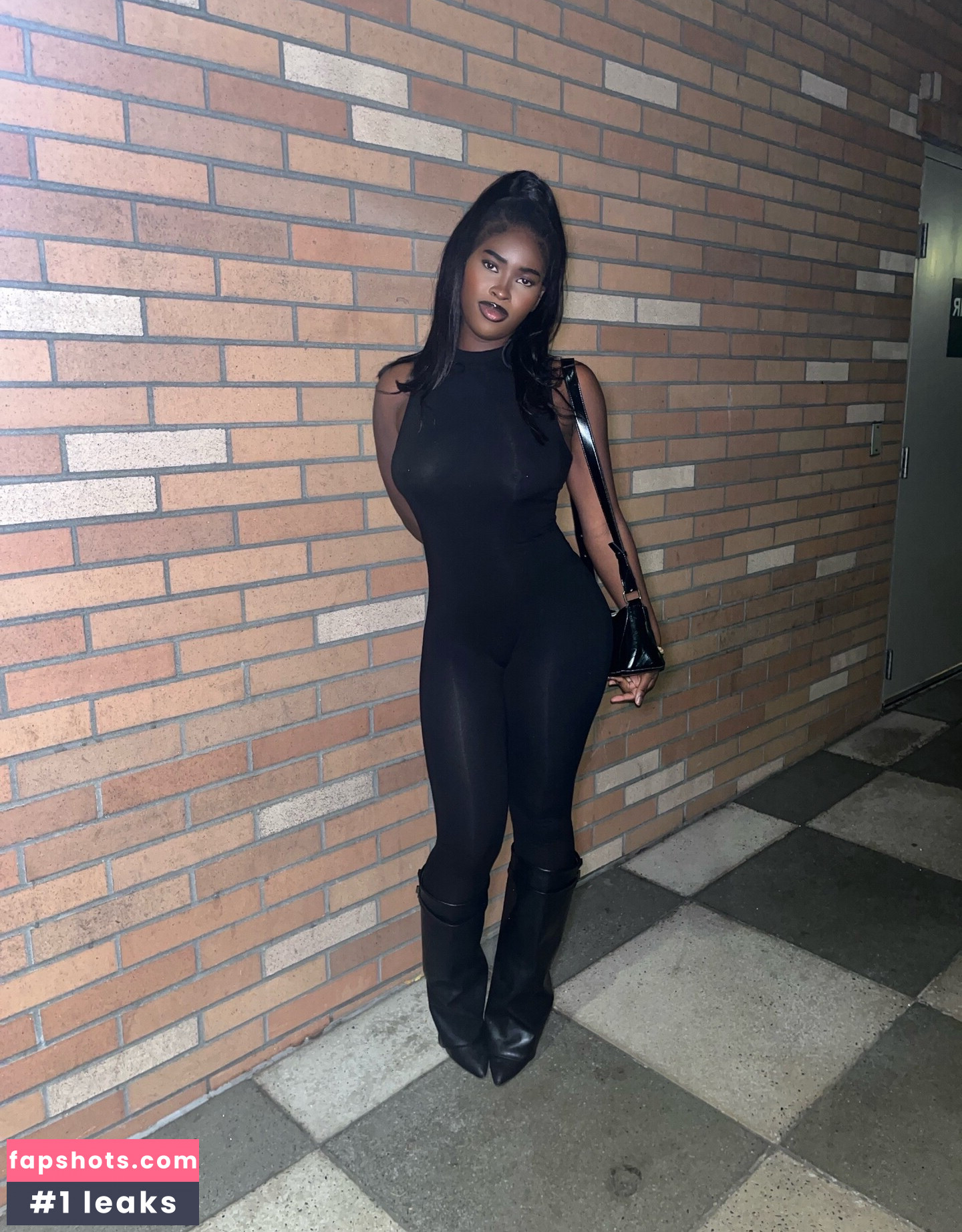 baddierueee gallery photo #4