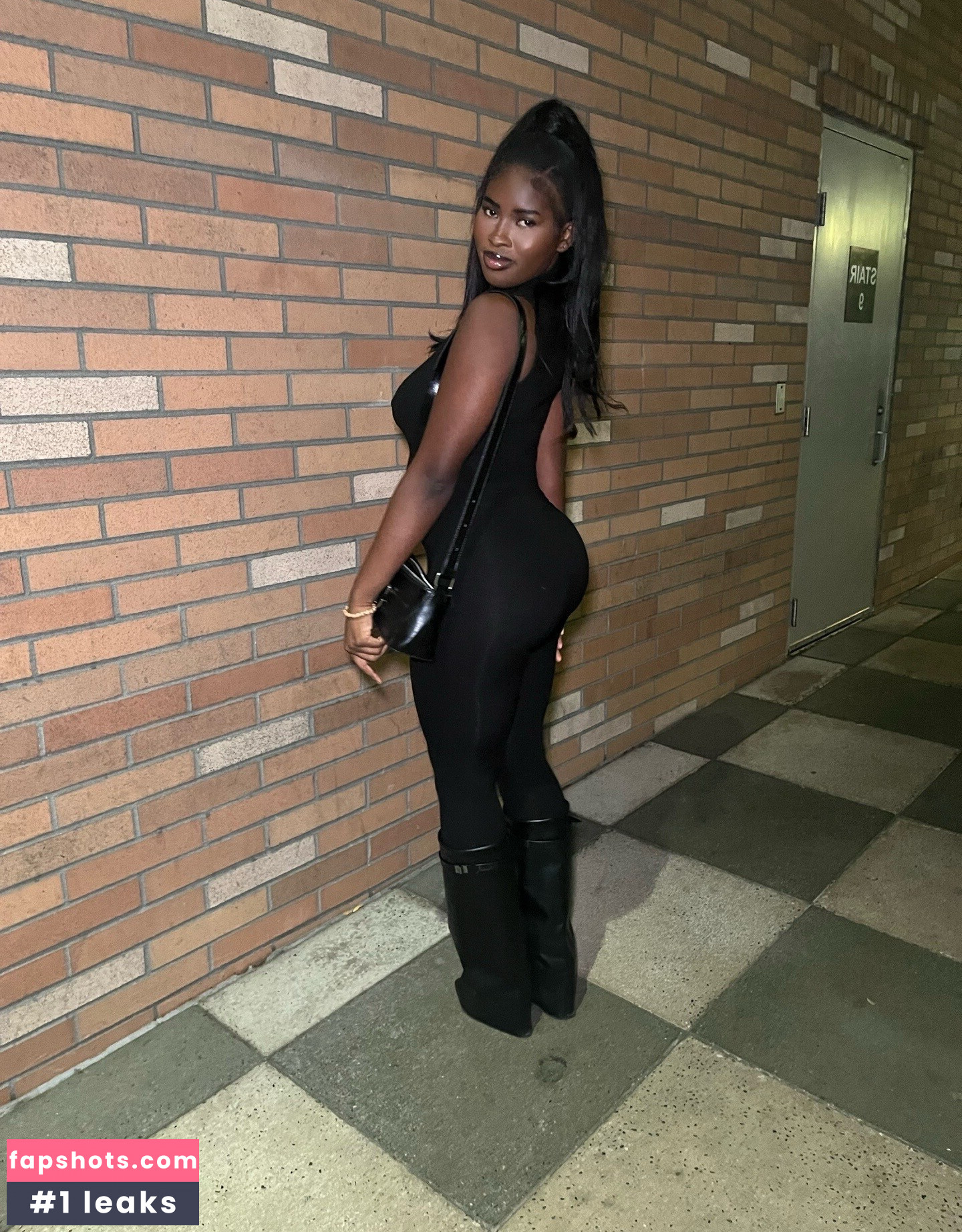 baddierueee gallery photo #5