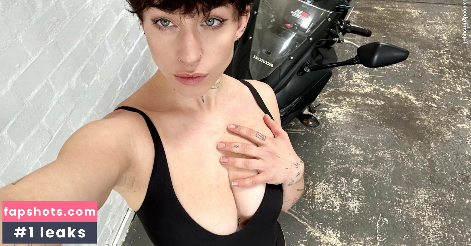 Badgalhailey gallery photo #15