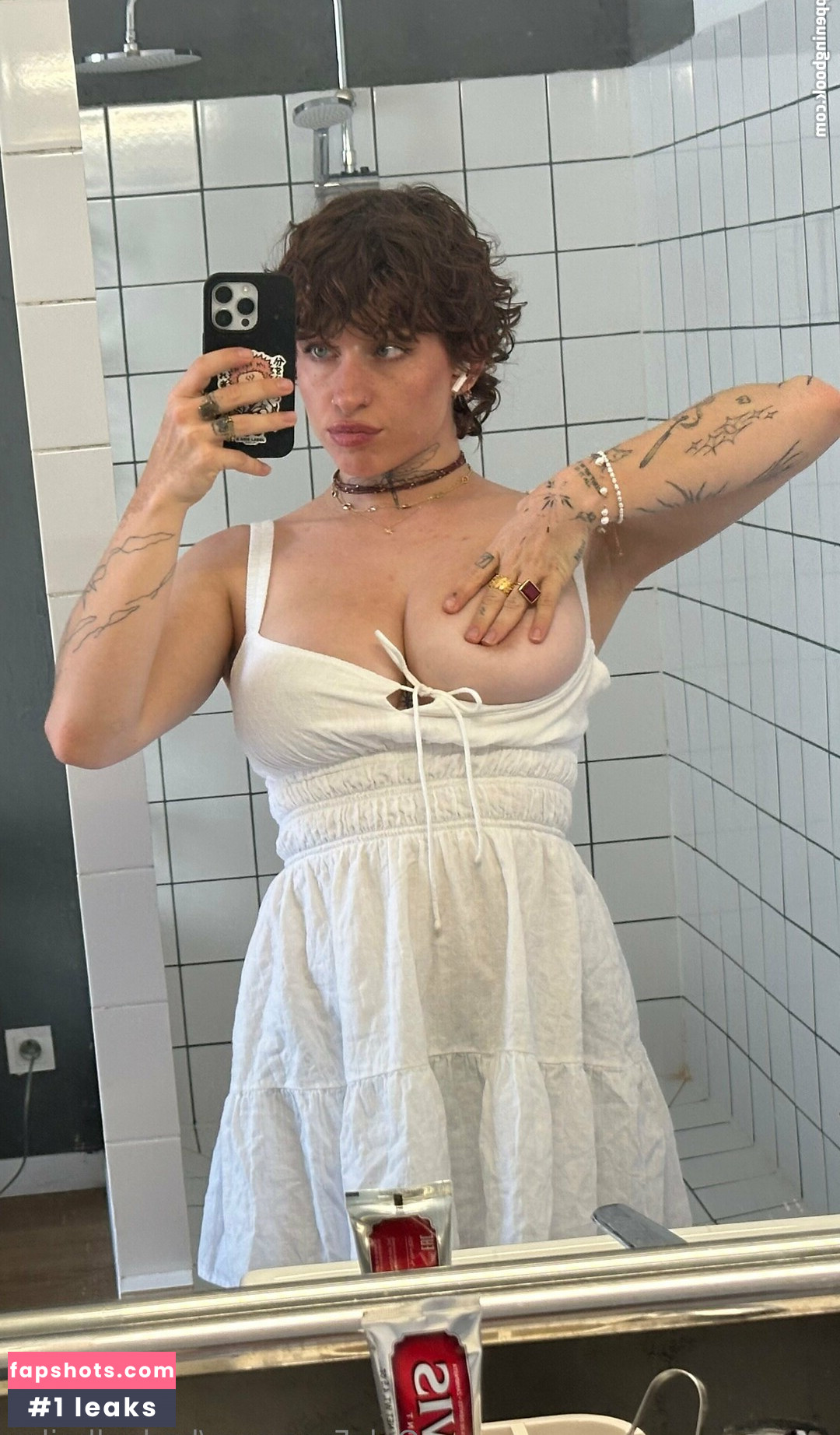 Badgalhailey gallery photo #30