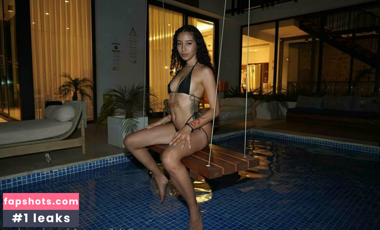 Badgyelkeke nude babe gallery