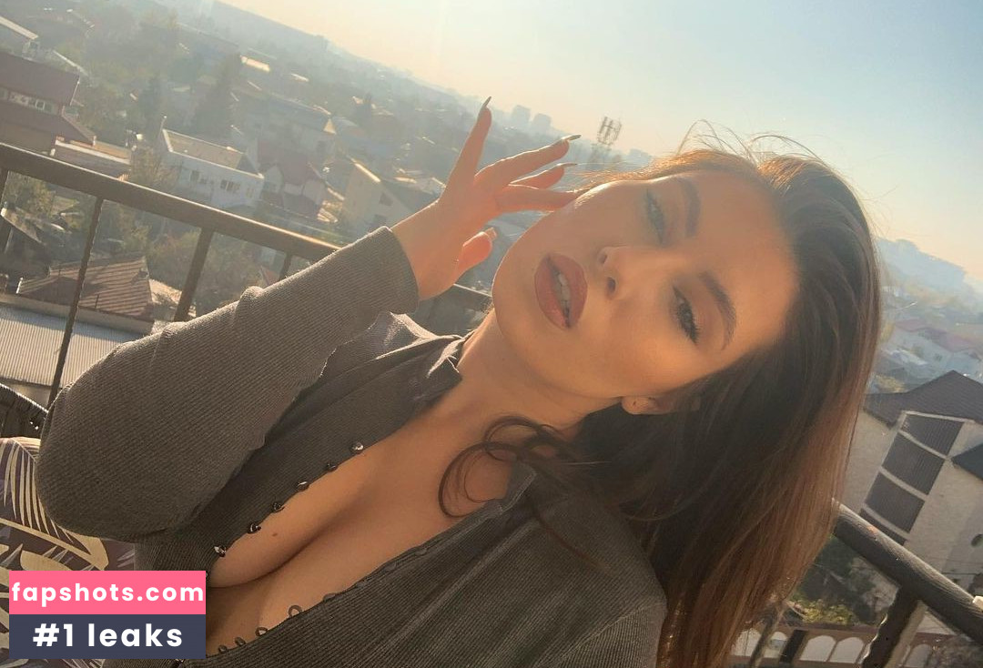 BadLexa gallery photo #6