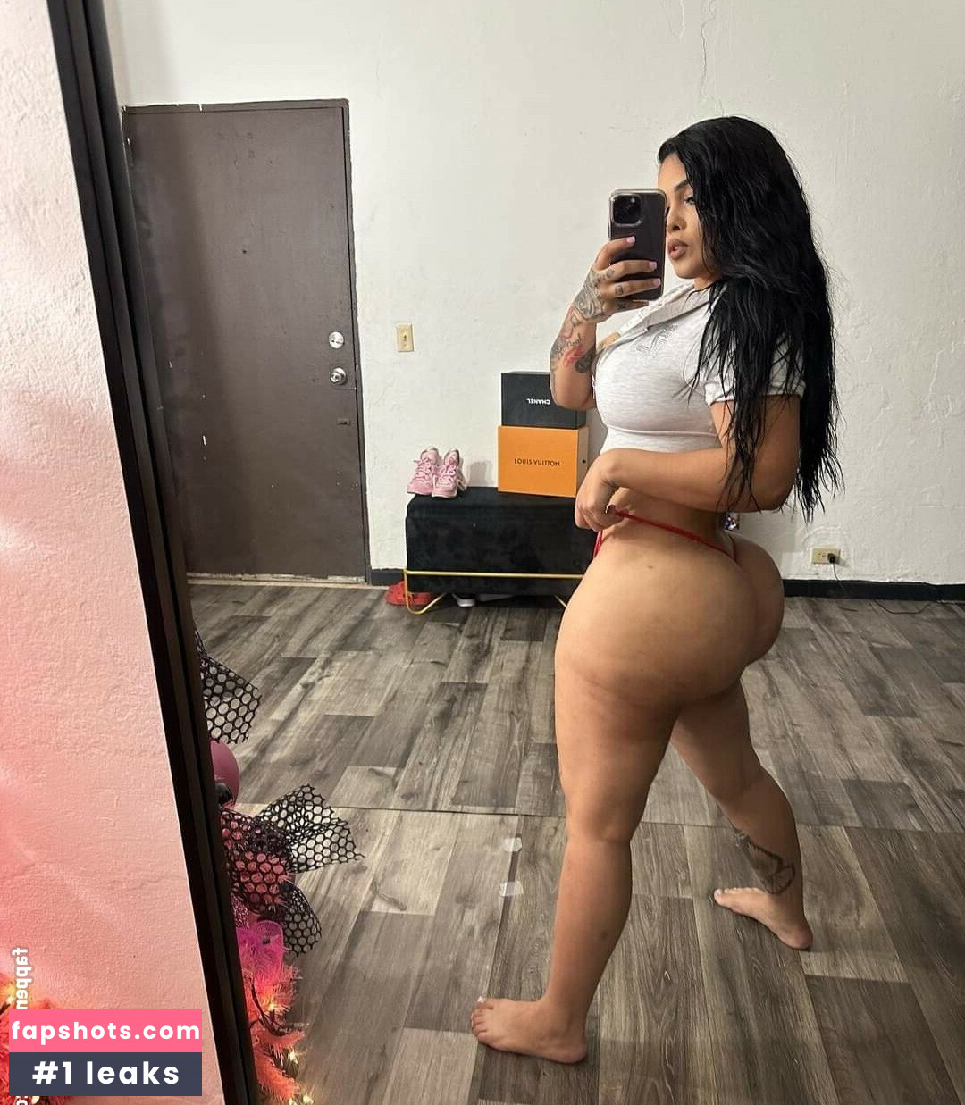 Badpenelope gallery photo #13