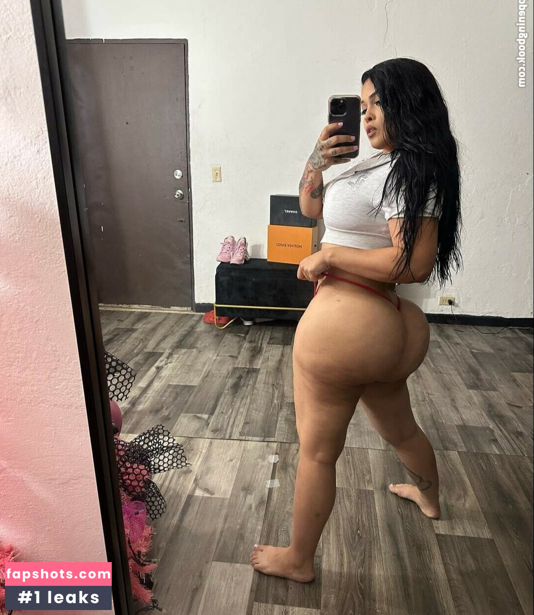 Badpenelope gallery photo #10