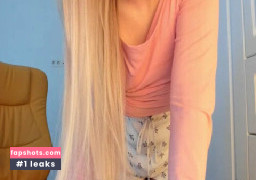 Bae_suz nude babe gallery