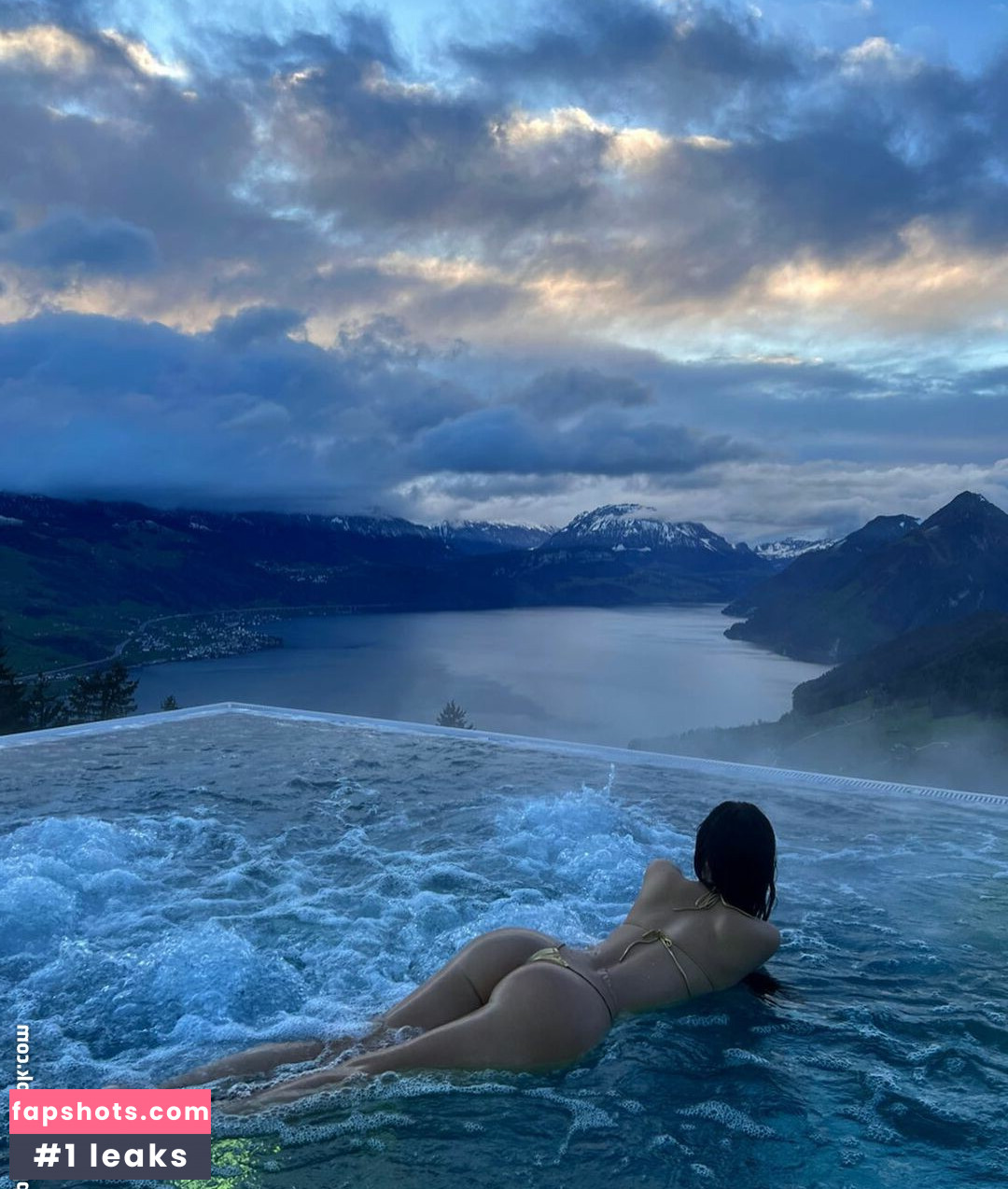 Baek Si Young gallery photo #27