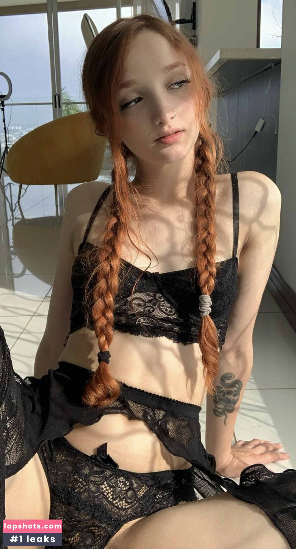 Bael Moon gallery photo #4