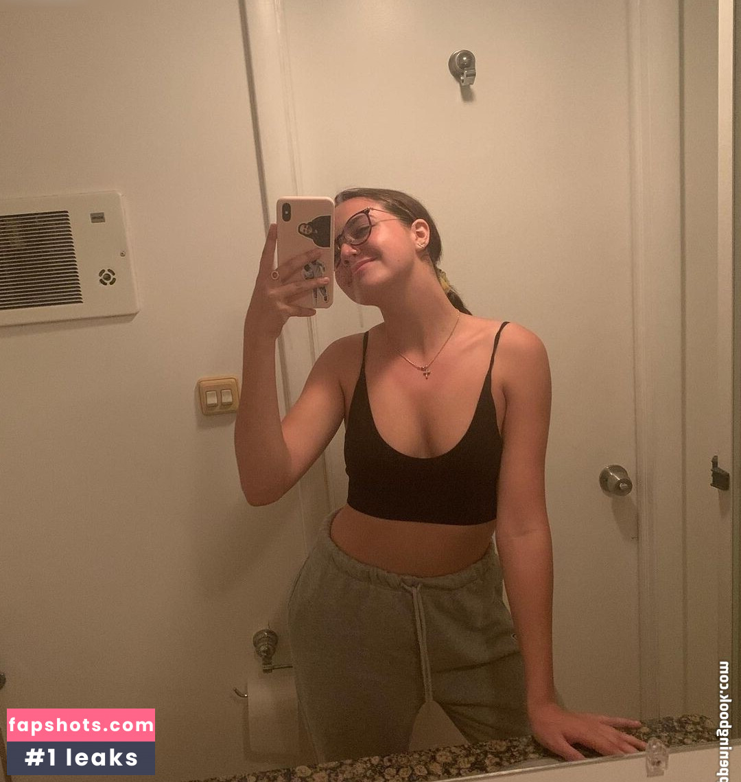 Bailee Madison gallery photo #11