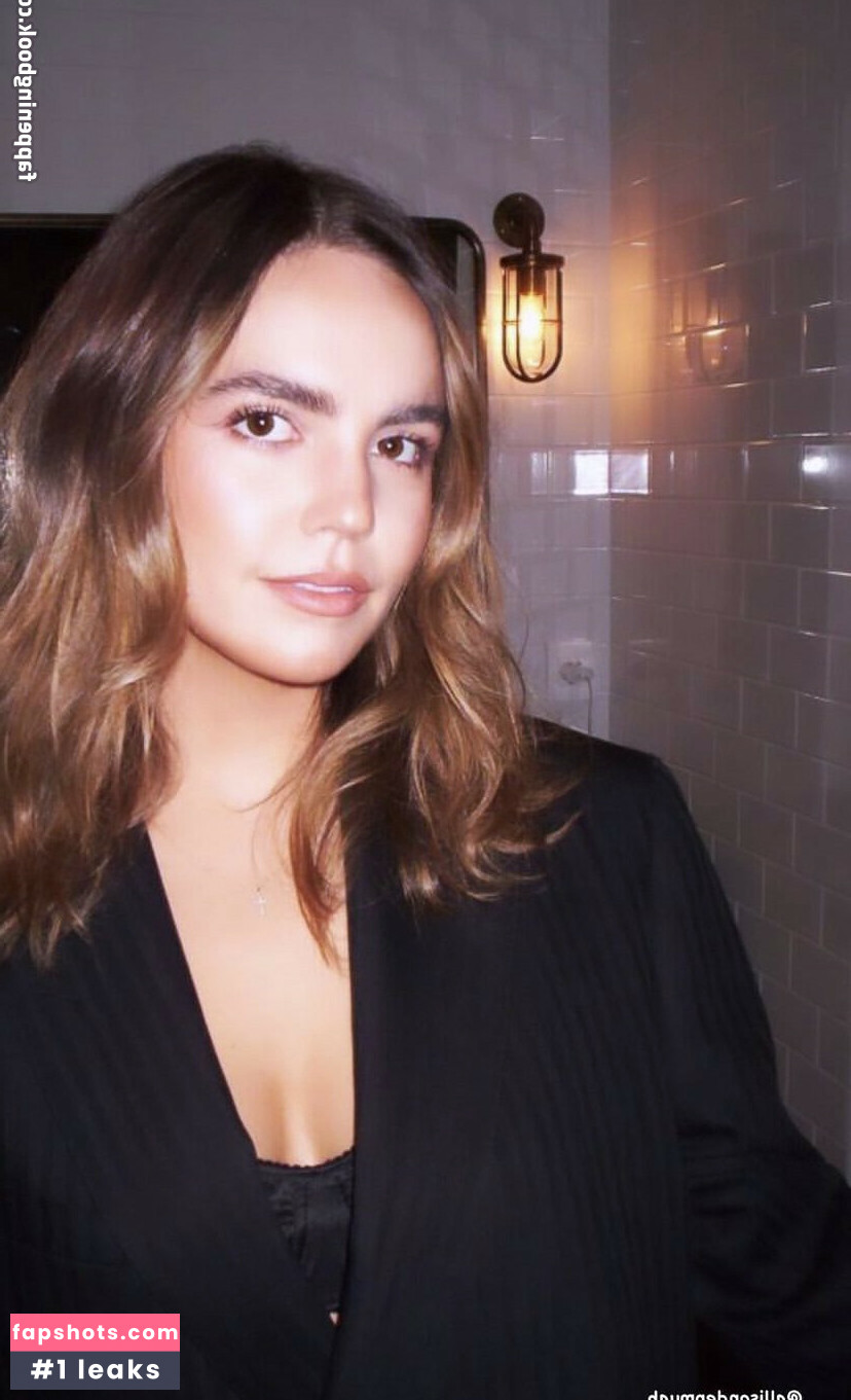 Bailee Madison gallery photo #103
