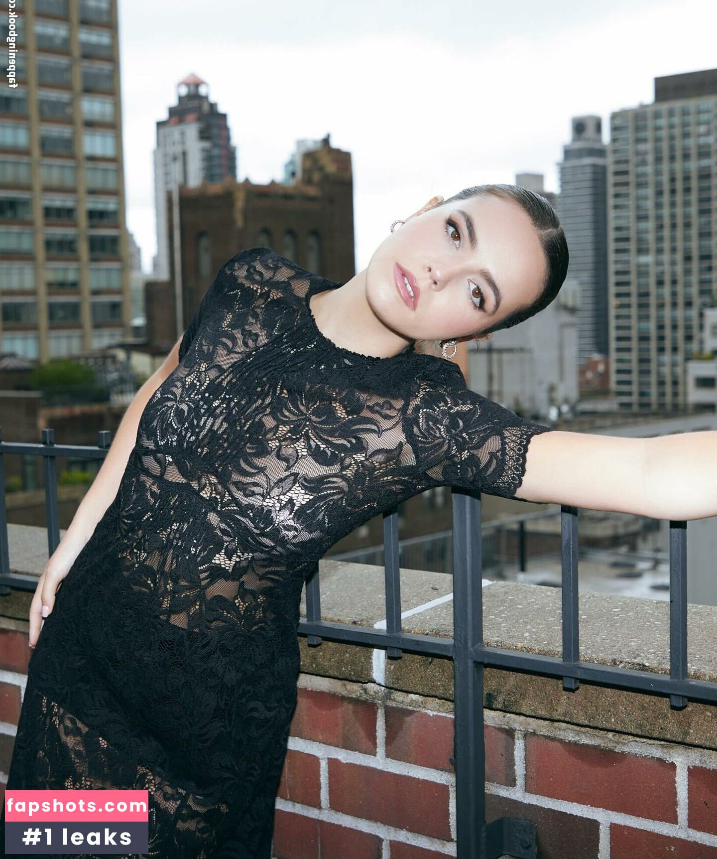 Bailee Madison gallery photo #32