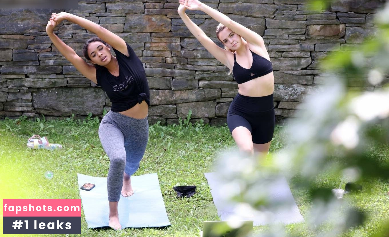 Bailee Madison gallery photo #58