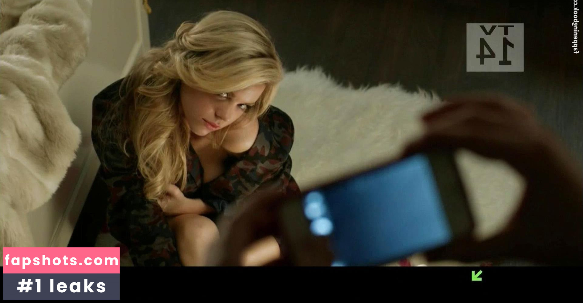 Bailey De Young gallery photo #3