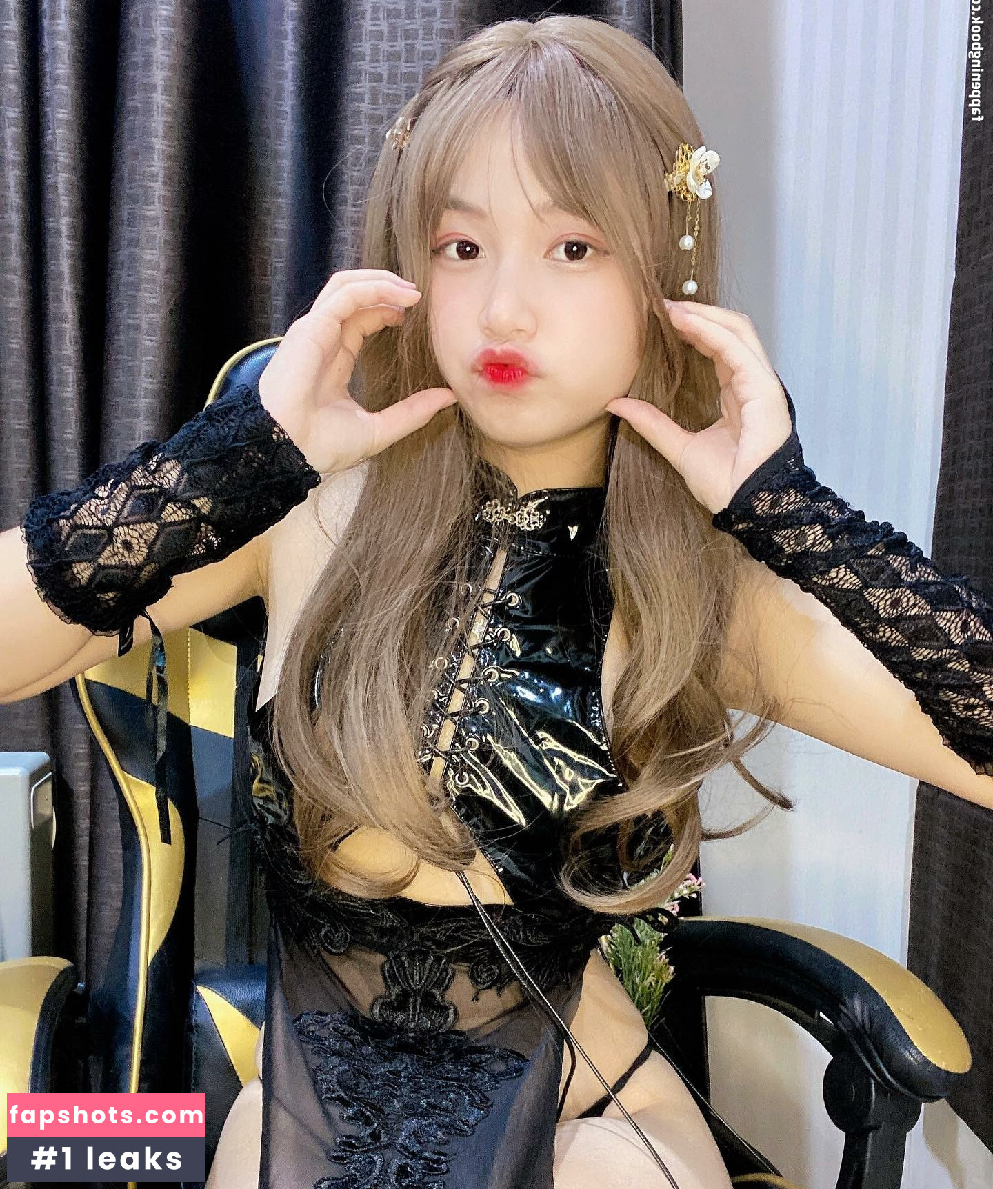 baitoey nude babe gallery