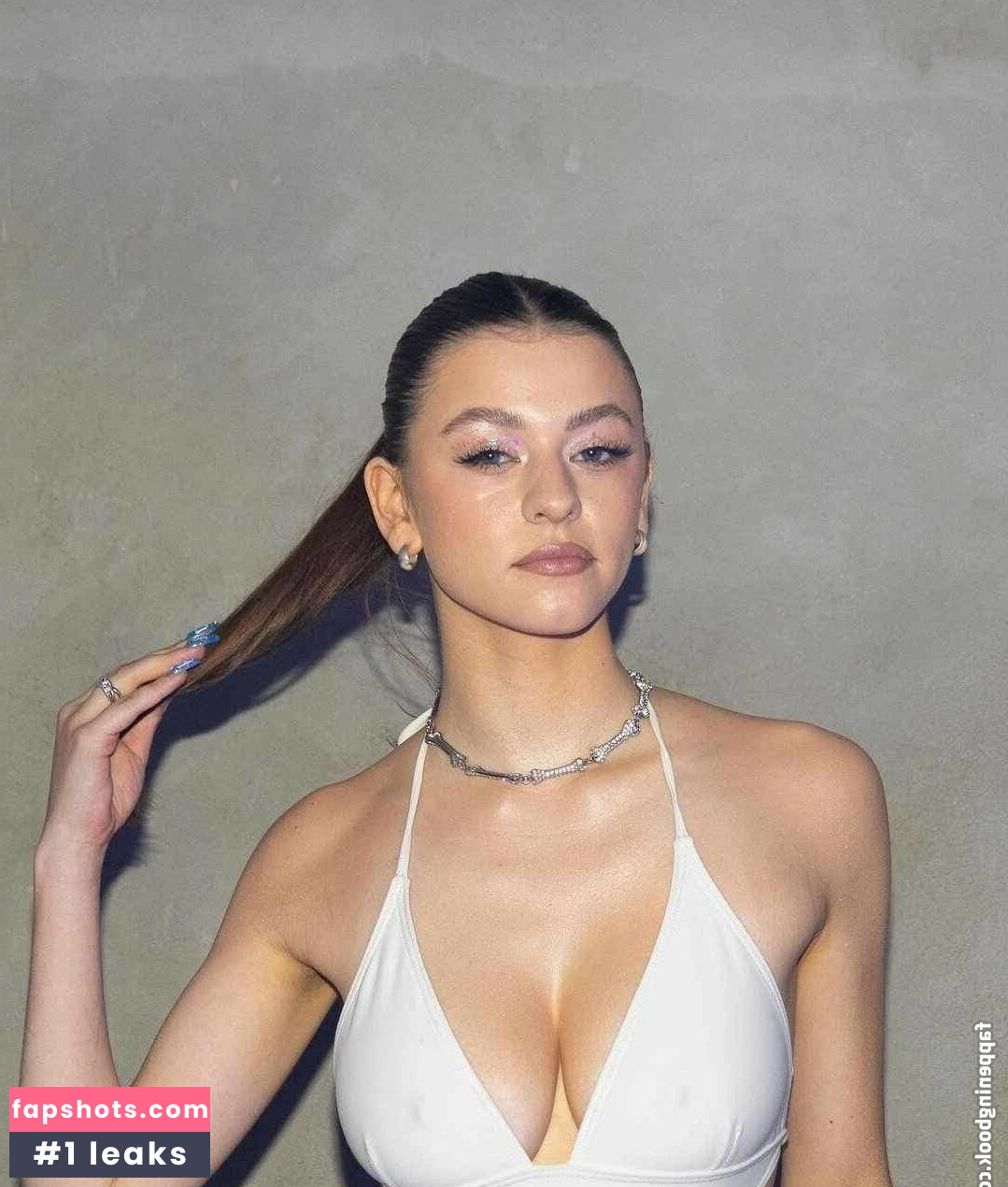 bambi.ofc gallery photo #3