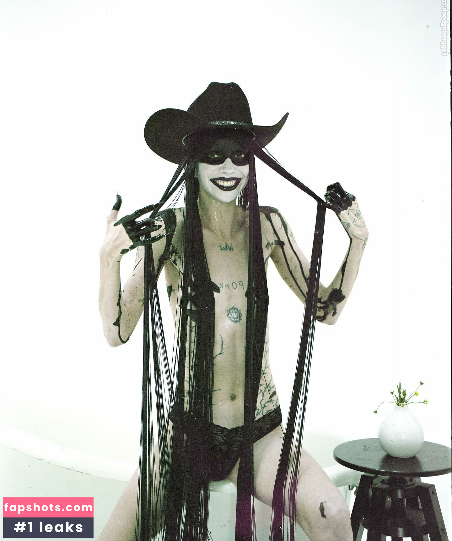 Bambi Thug Nude Leaks OnlyFans Photos #4 - LeakJerk