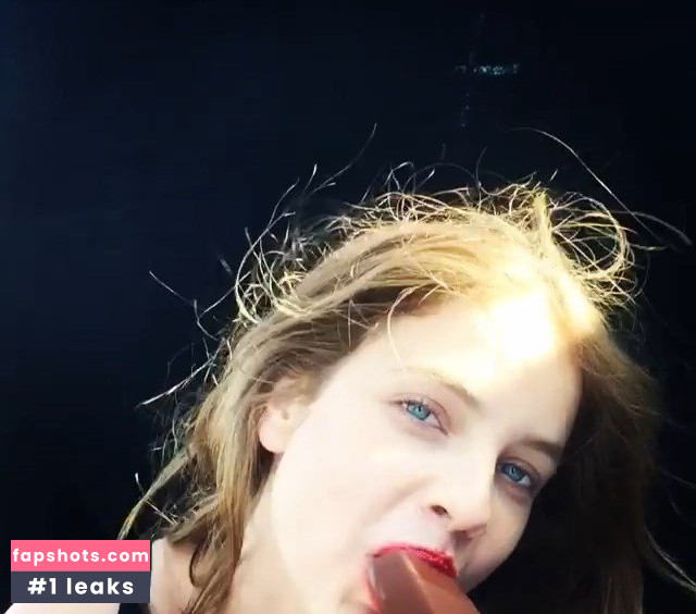 Barbara Palvin gallery photo #1222