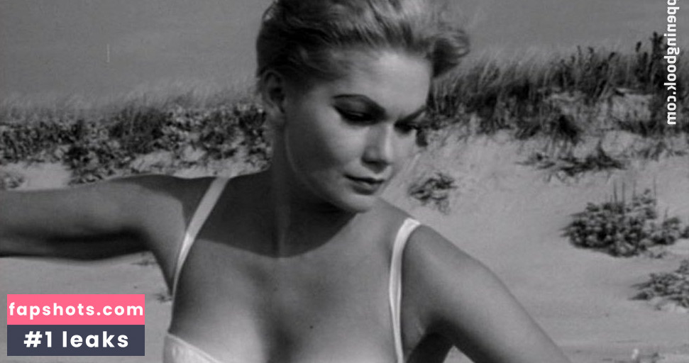 Barbara Wilkin nude babe gallery