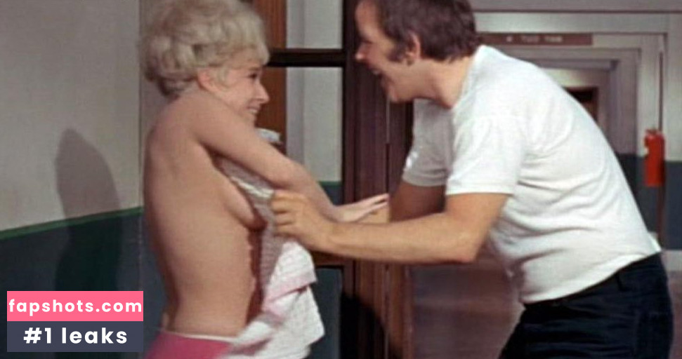 Barbara Windsor nude babe gallery