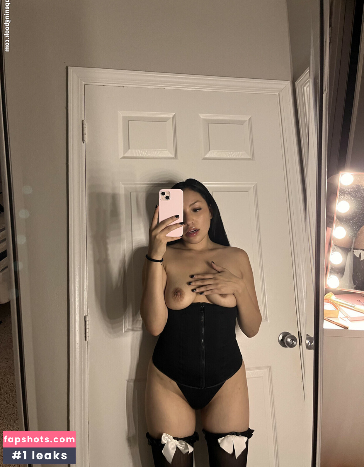 Barbiecocain100 nude babe gallery