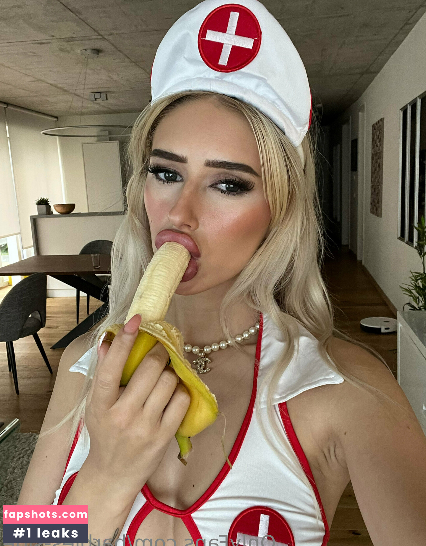 barbies-side gallery photo #22