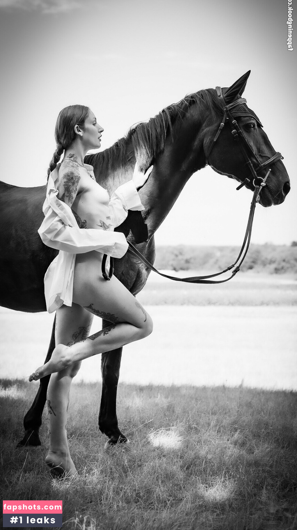 Barbora Aria gallery photo #11