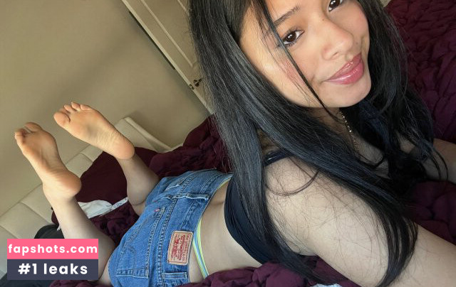 Bare Feet gallery photo #85