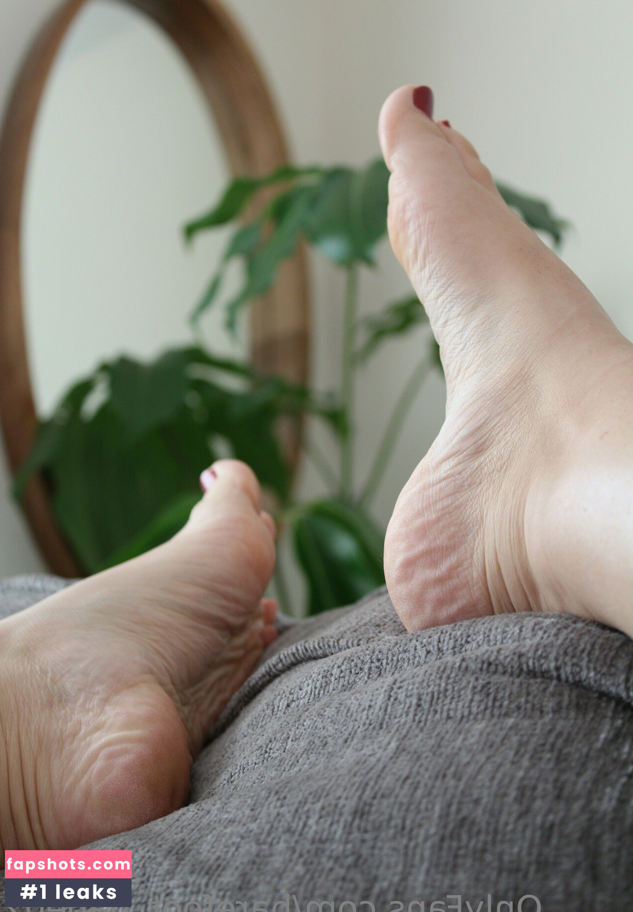 barefoot_babe02 gallery photo #3