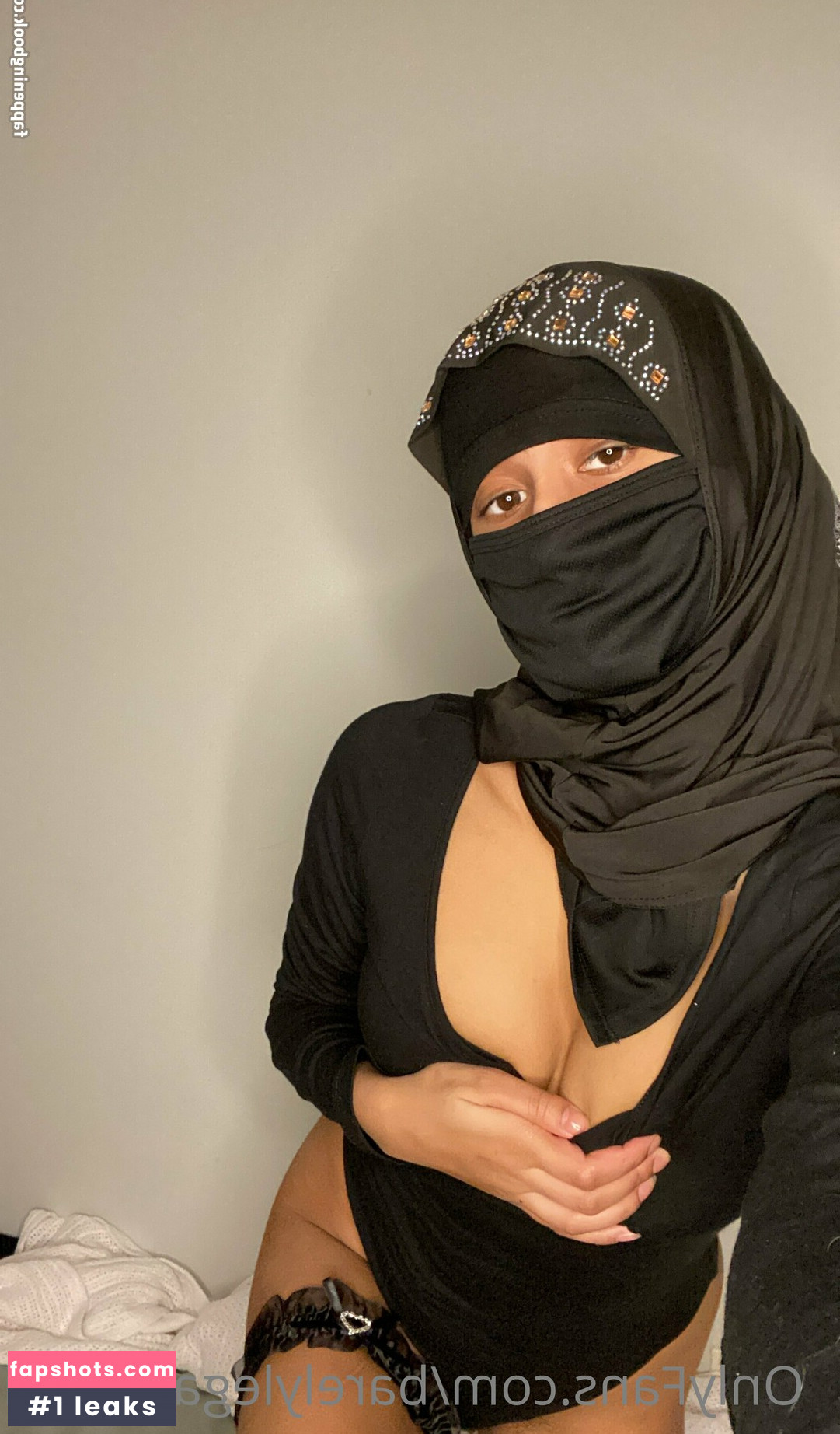 barelylegalhabibi gallery photo #13