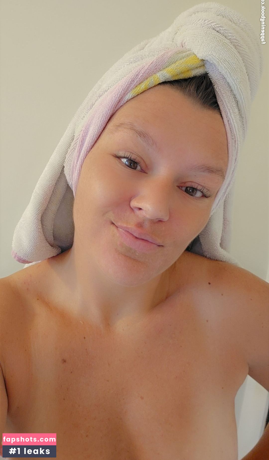 Basedmama gallery photo #3