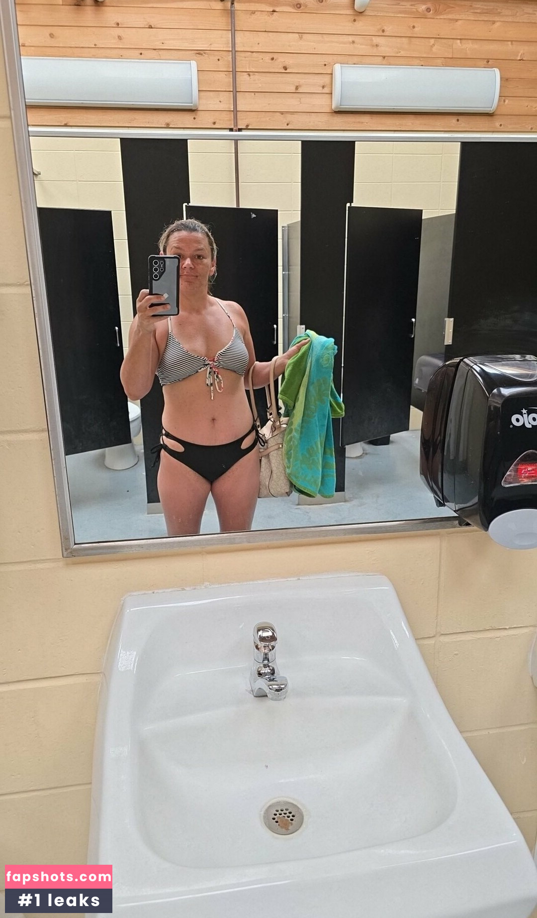 Basedmama gallery photo #22