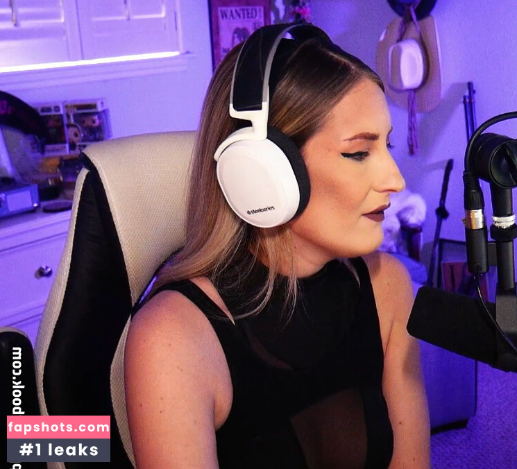 BasicWitGirl Nude Leaks OnlyFans Photos #110 - Fapshots