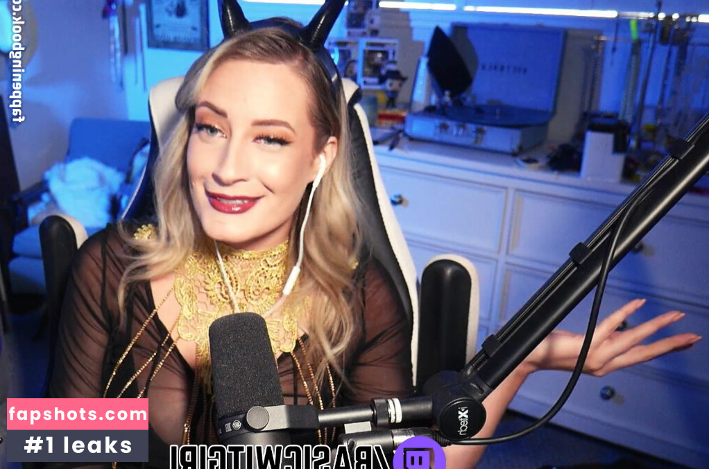 BasicWitGirl Nahé úniky fotek pouze od fanoušků #47 - Fapshots