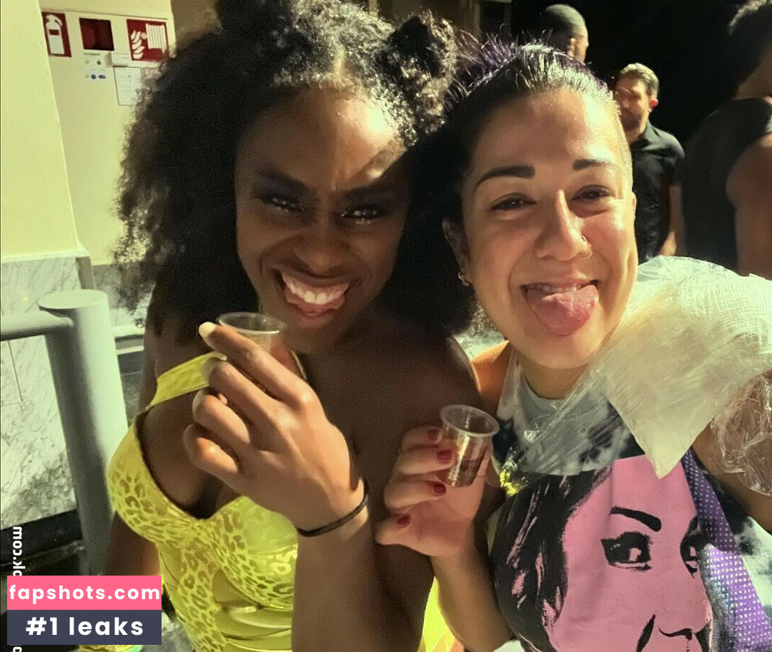 Bayley gallery photo #120