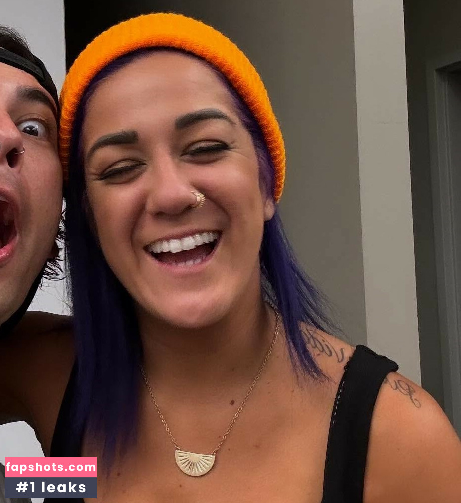 Bayley gallery photo #70