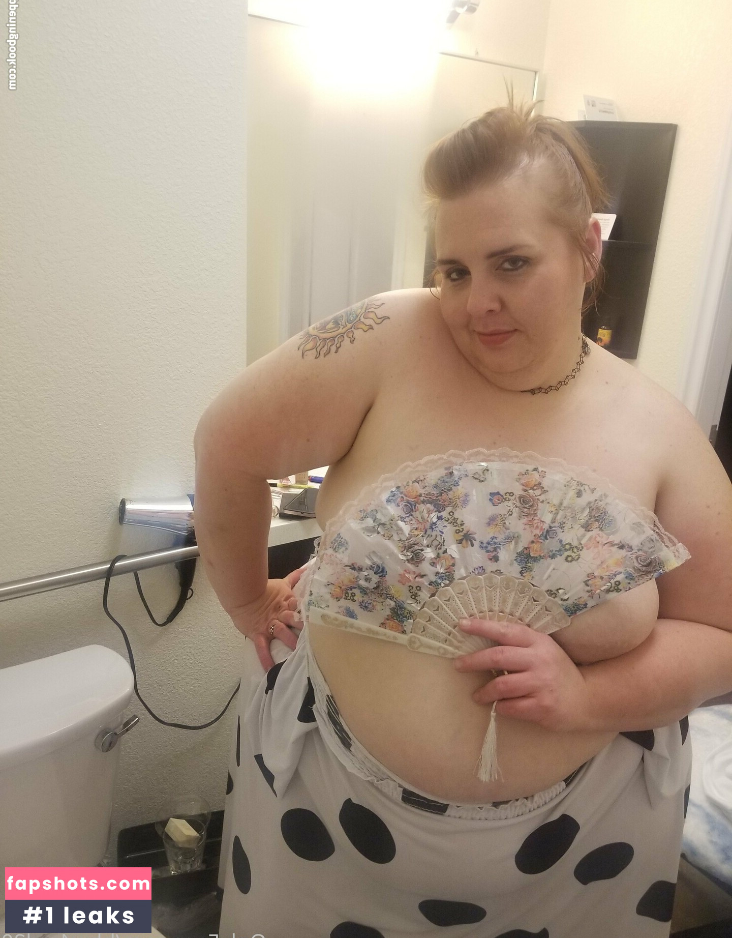 bbw4red20 gallery photo #3