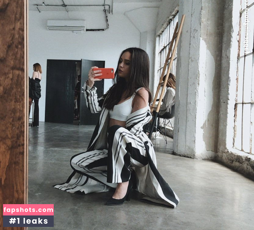 Bea Miller gallery photo #112