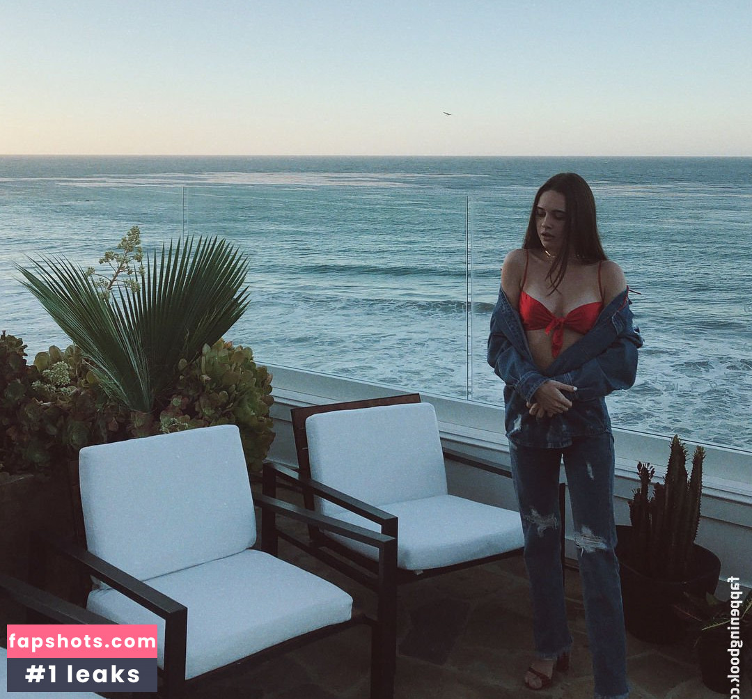 Bea Miller gallery photo #115