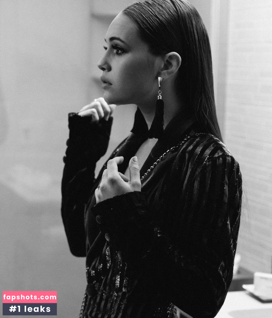 Bea Miller gallery photo #116