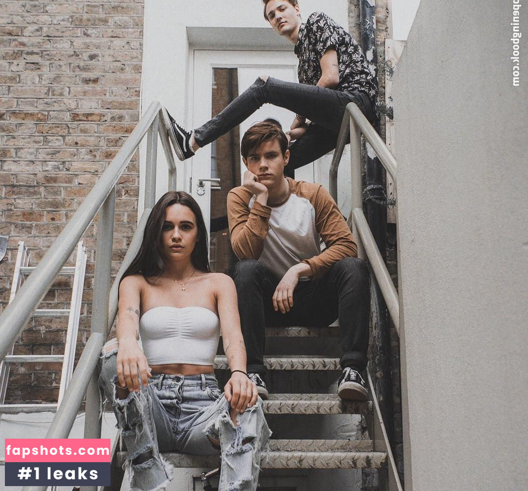 Bea Miller gallery photo #117