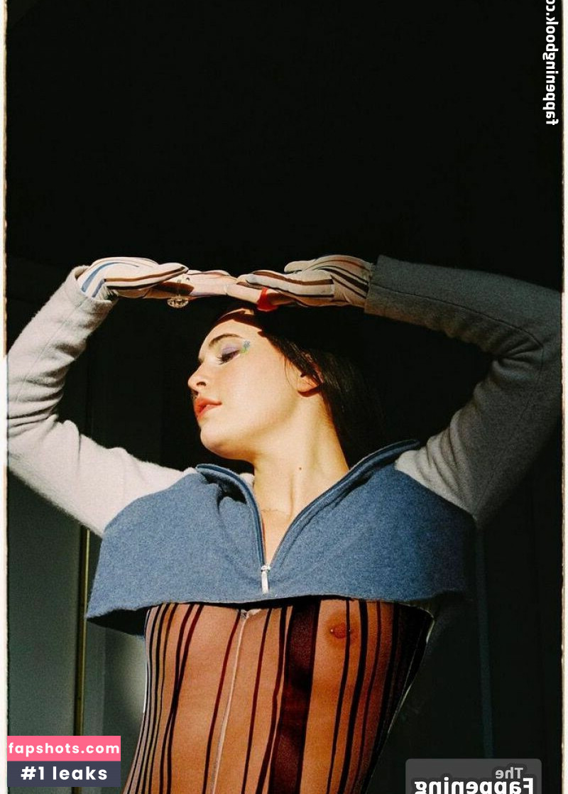 Bea Miller gallery photo #31