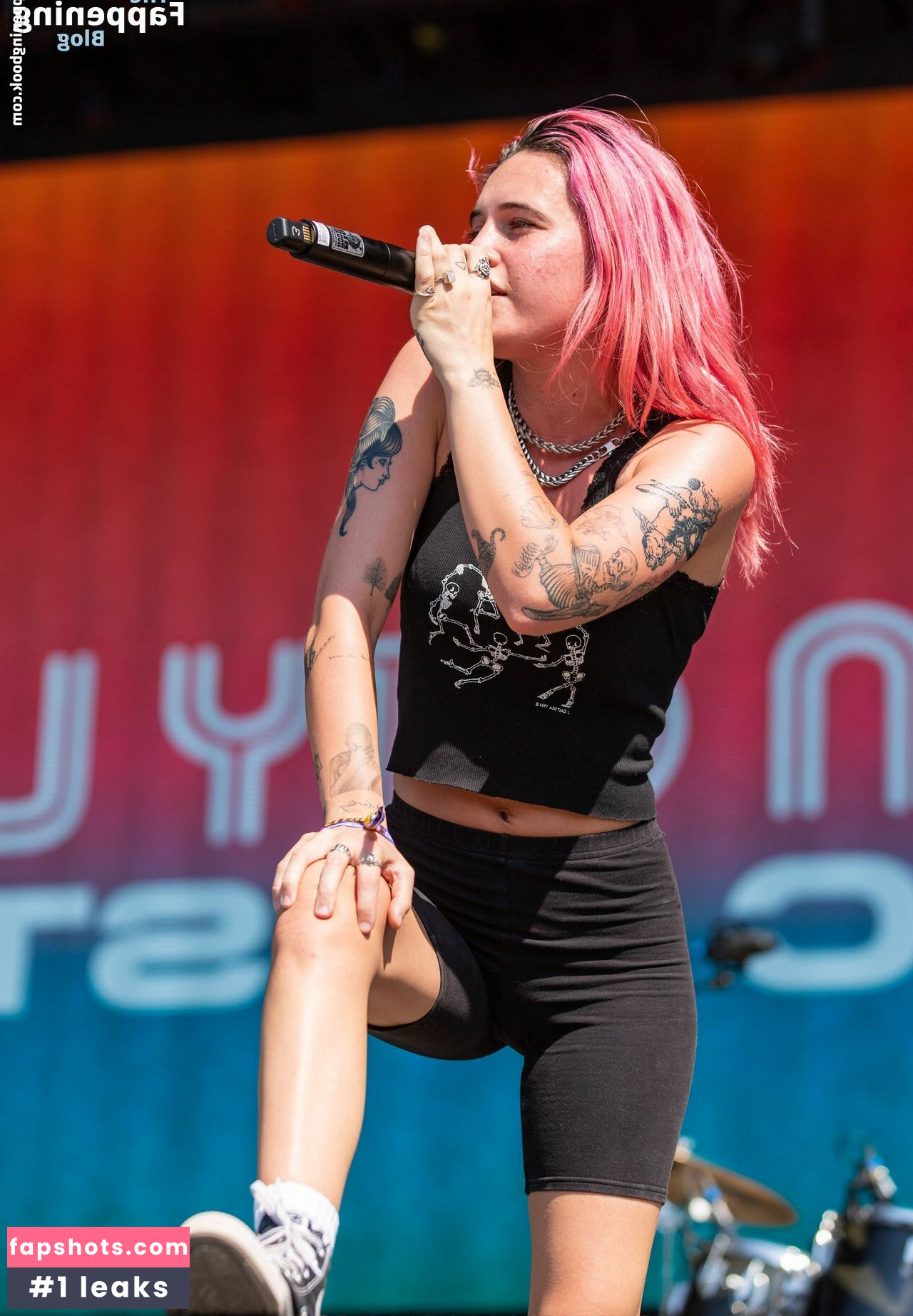 Bea Miller gallery photo #46