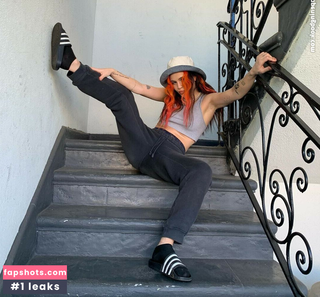 Bea Miller gallery photo #53