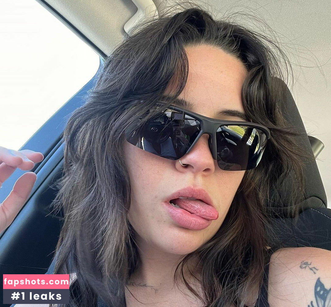 Bea Miller gallery photo #82