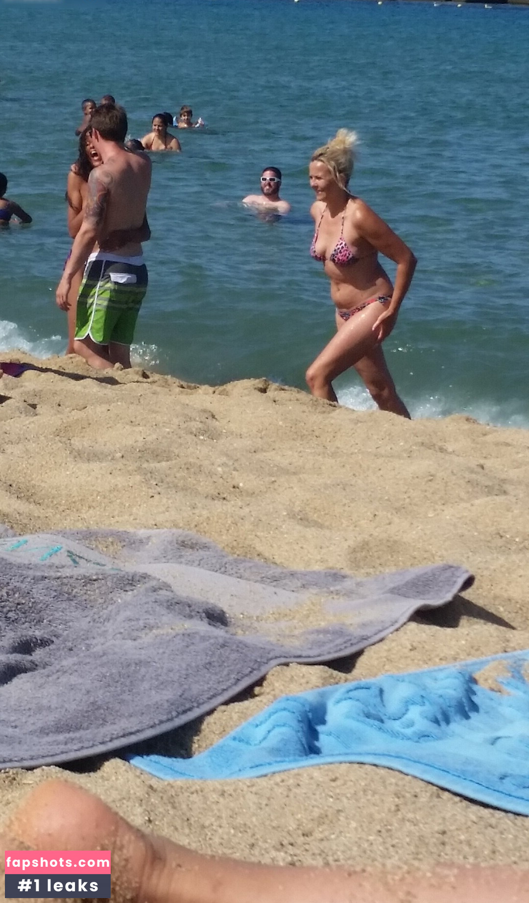 Beach nude babe gallery