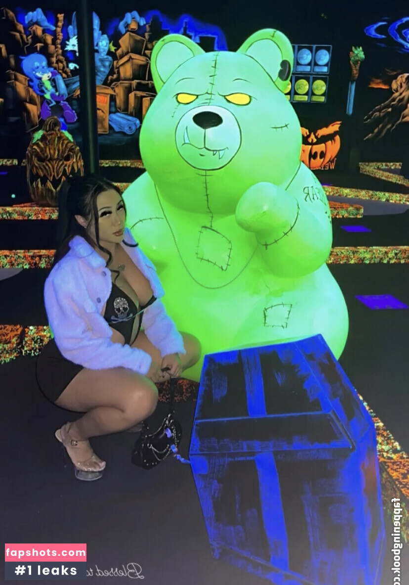 Beamer Babe Nude Leaks OnlyFans Photos #5 - LeakJerk