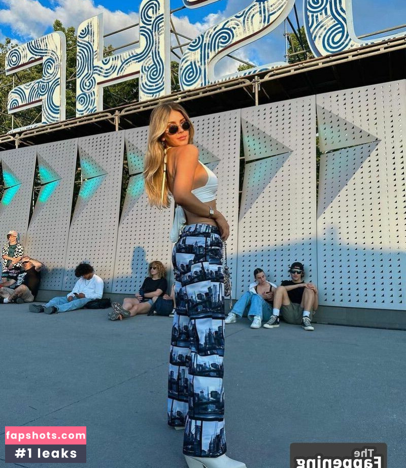 Beatrice Bouchard gallery photo #18