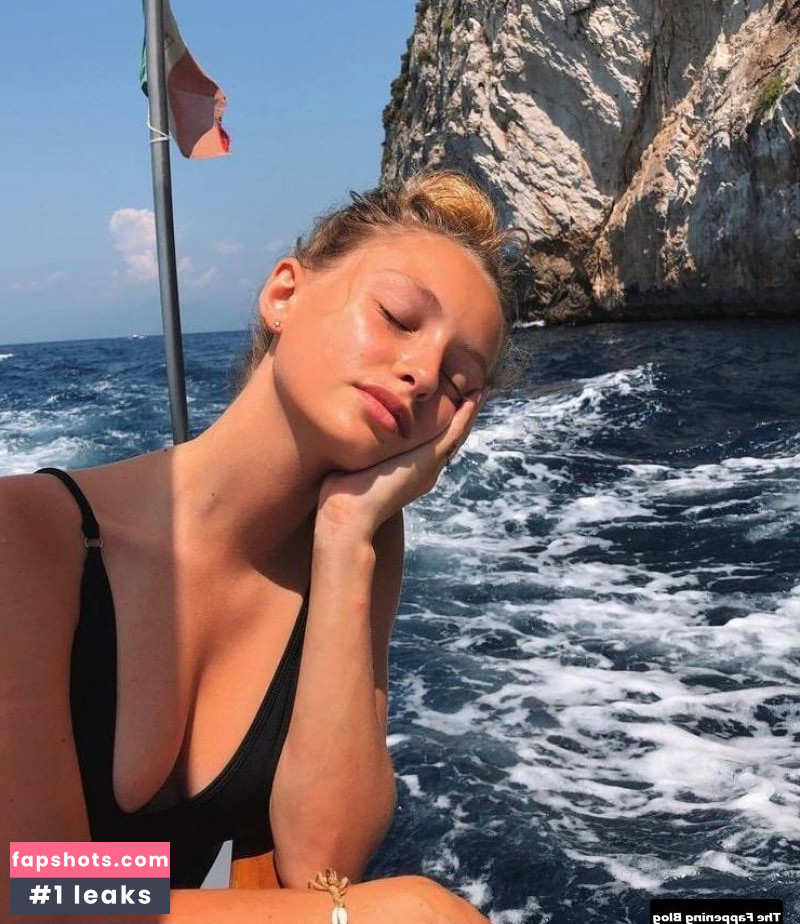 Beatrice Vendramin gallery photo #24