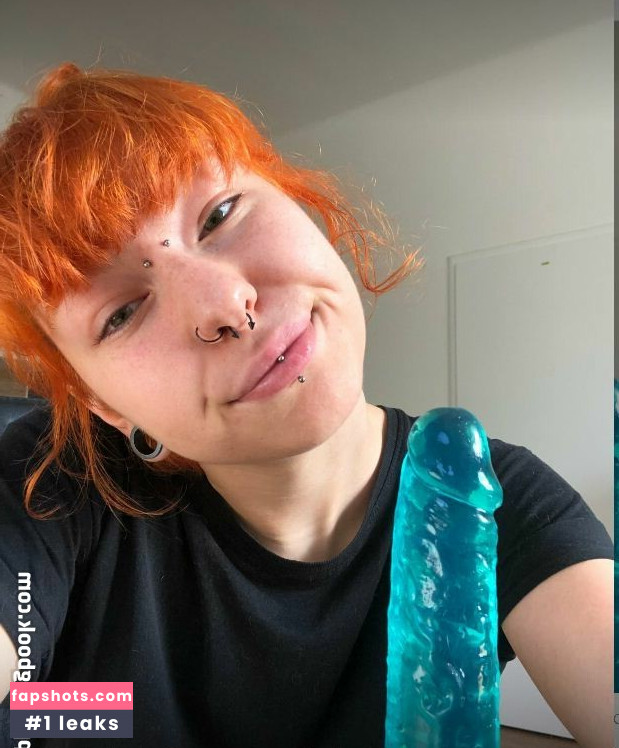 Beatrix May gallery photo #6