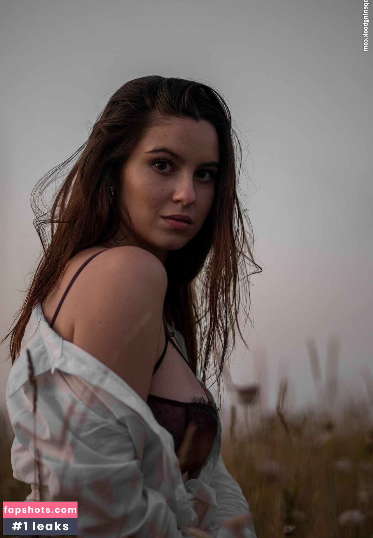 Beatriz Braz gallery photo #3